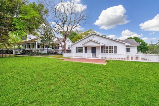 1400 County Road 2094, Liberty, TX 77575