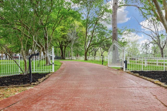 1400 County Road 2094, Liberty, TX 77575