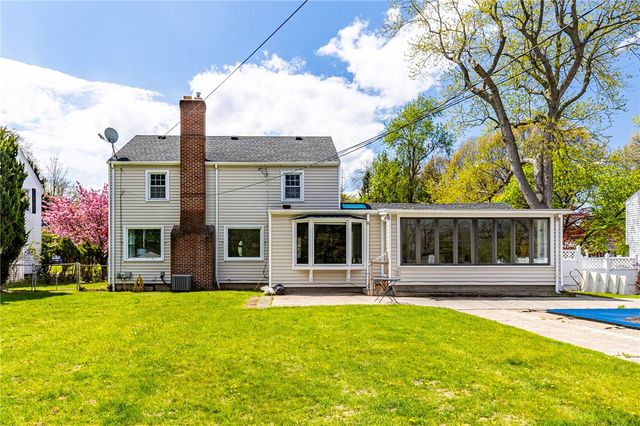 353 Pinecrest Drive, Irondequoit, NY 14617