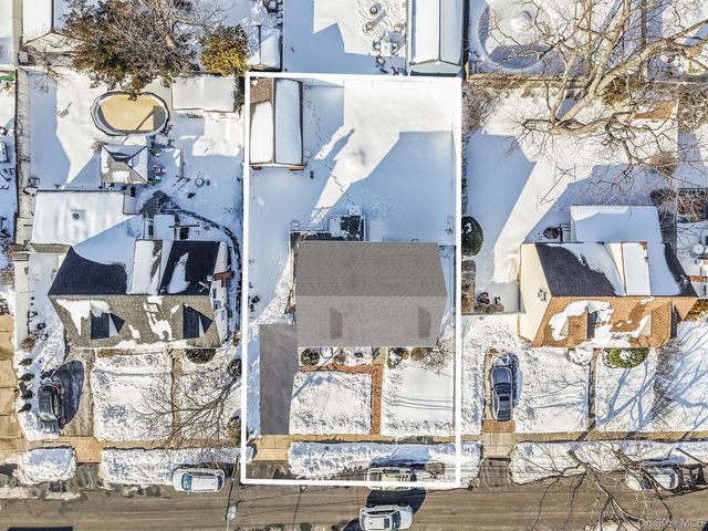 3589 Naomi Place, Seaford, NY 11783