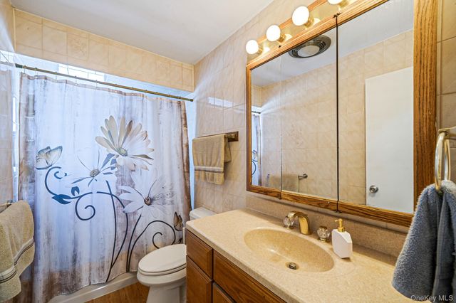 3589 Naomi Place, Seaford, NY 11783