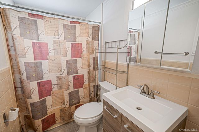 3589 Naomi Place, Seaford, NY 11783