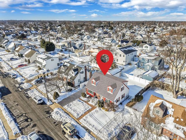 3589 Naomi Place, Seaford, NY 11783