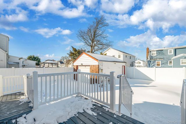 3589 Naomi Place, Seaford, NY 11783