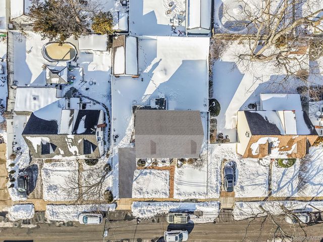 3589 Naomi Place, Seaford, NY 11783