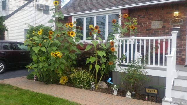 3589 Naomi Place, Seaford, NY 11783