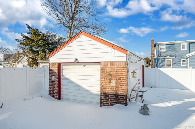 3589 Naomi Place, Seaford, NY 11783