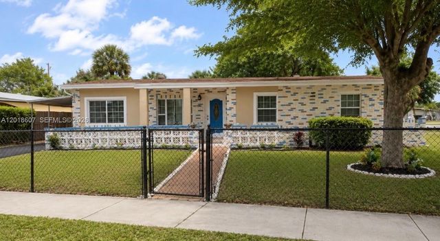 3401 NW 7th Street, Lauderhill, FL 33311