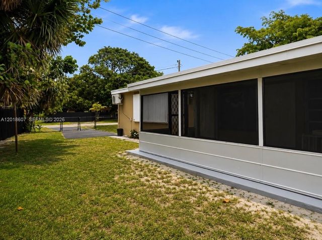 3401 NW 7th Street, Lauderhill, FL 33311