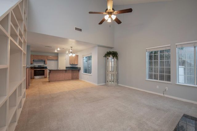 4739 W Bellaire Way, Fresno, CA 93722