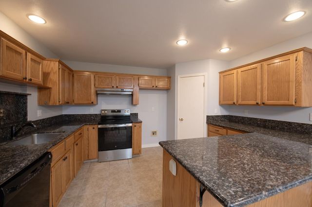 4739 W Bellaire Way, Fresno, CA 93722