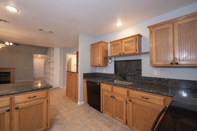 4739 W Bellaire Way, Fresno, CA 93722