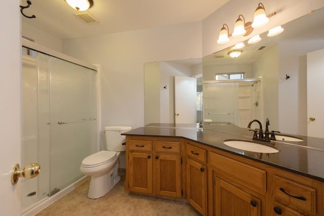 4739 W Bellaire Way, Fresno, CA 93722