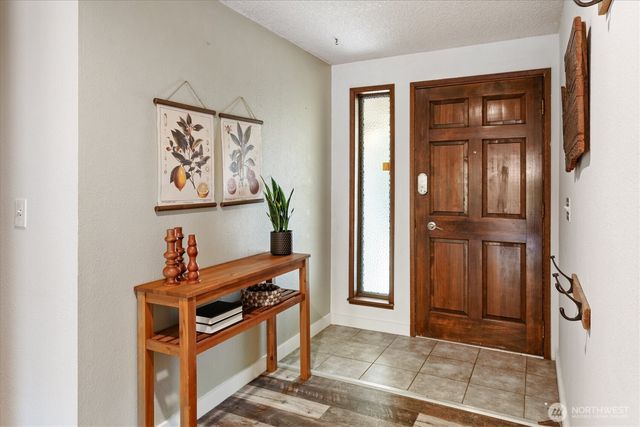 27420 141st Avenue SE, Kent, WA 98042