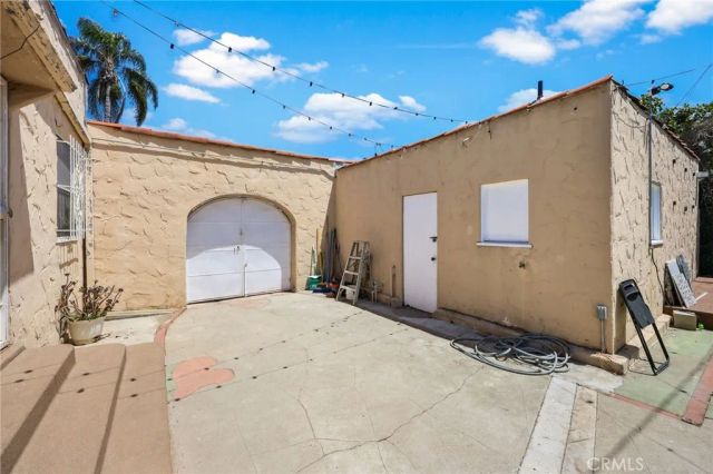 1030 W 80th, Los Angeles, CA 90044