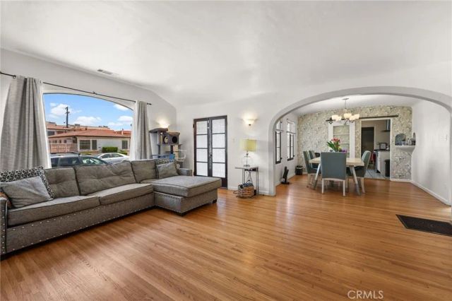 1030 W 80th, Los Angeles, CA 90044
