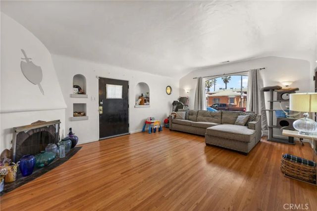 1030 W 80th, Los Angeles, CA 90044