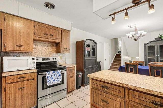 1852 Castle Avenue, Norton Shores City, MI 49441
