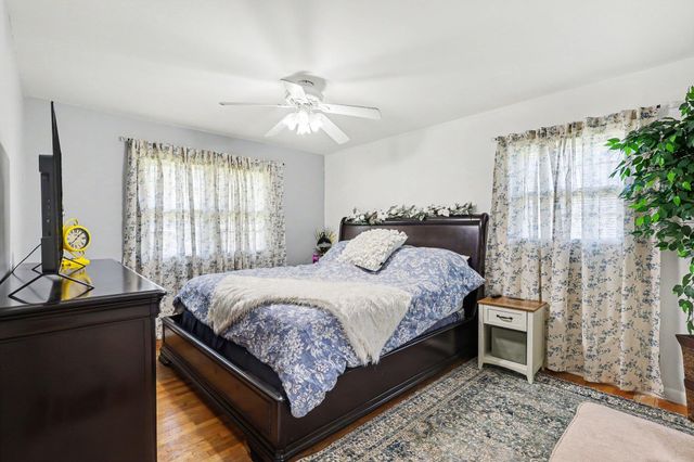 1852 Castle Avenue, Norton Shores City, MI 49441