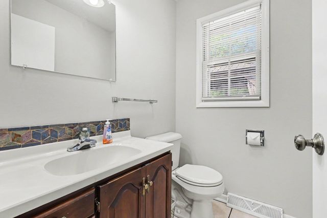 1852 Castle Avenue, Norton Shores City, MI 49441