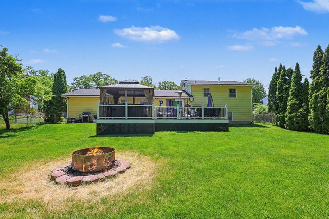1852 Castle Avenue, Norton Shores City, MI 49441