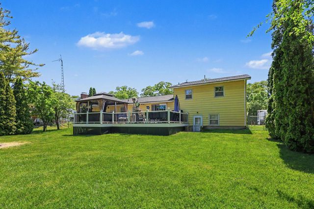 1852 Castle Avenue, Norton Shores City, MI 49441