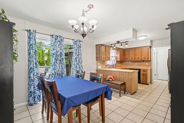 1852 Castle Avenue, Norton Shores City, MI 49441