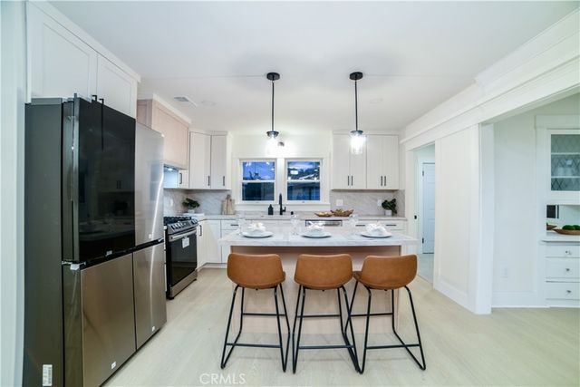 748 N Kenmore, Los Angeles, CA 90029