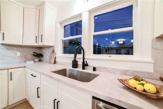 748 N Kenmore, Los Angeles, CA 90029