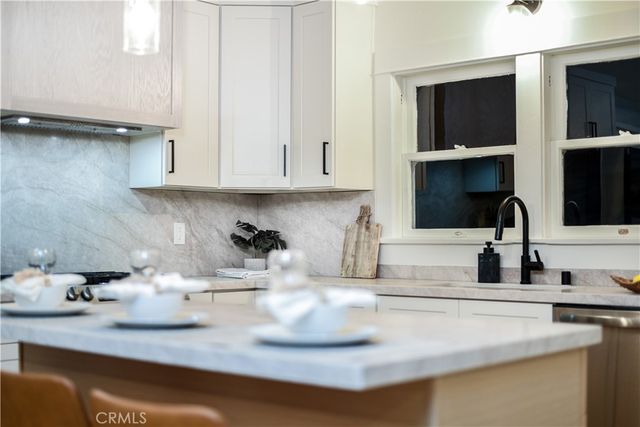 748 N Kenmore, Los Angeles, CA 90029