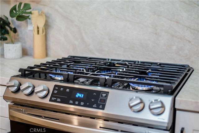 748 N Kenmore, Los Angeles, CA 90029