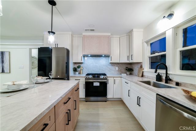 748 N Kenmore, Los Angeles, CA 90029