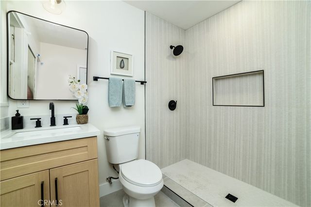 748 N Kenmore, Los Angeles, CA 90029