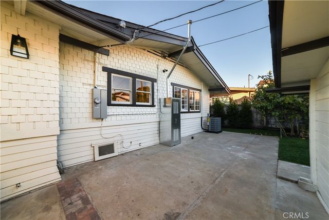 748 N Kenmore, Los Angeles, CA 90029