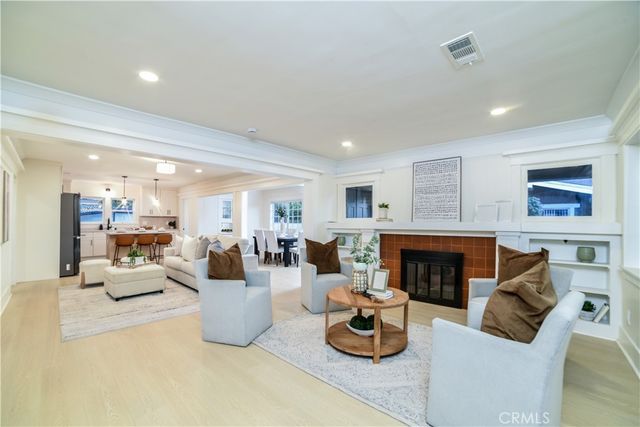 748 N Kenmore, Los Angeles, CA 90029