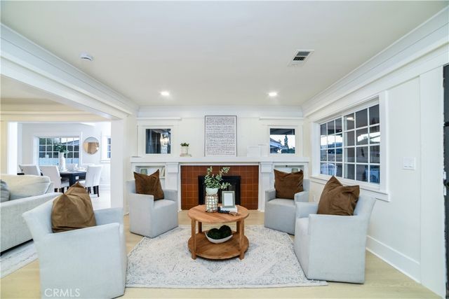 748 N Kenmore, Los Angeles, CA 90029