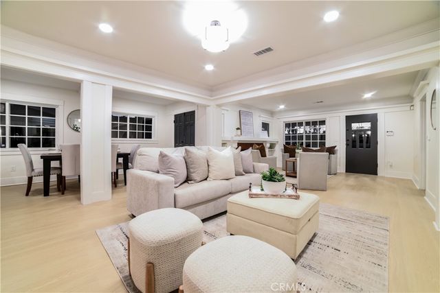 748 N Kenmore, Los Angeles, CA 90029