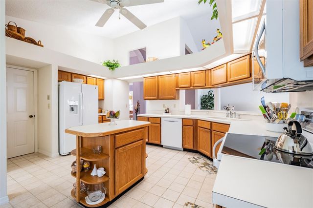 9008 QUAIL CREEK DRIVE, Tampa, FL 33647