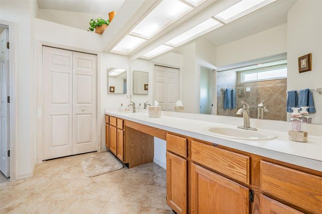 9008 QUAIL CREEK DRIVE, Tampa, FL 33647