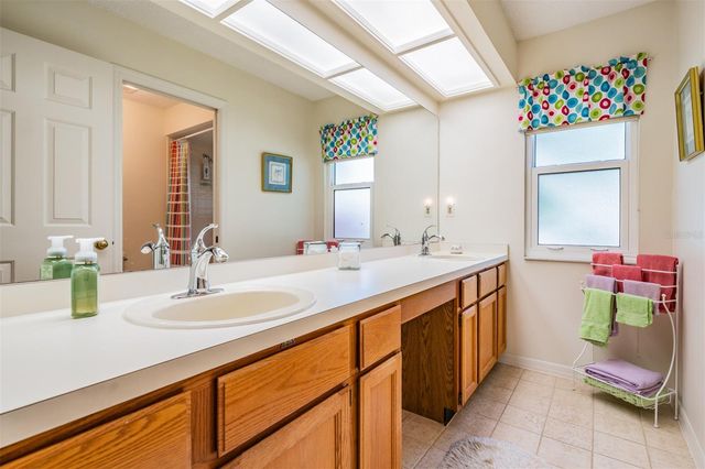 9008 QUAIL CREEK DRIVE, Tampa, FL 33647