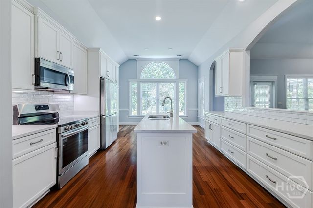 33 Lake Heron Court W, Pooler, GA 31322