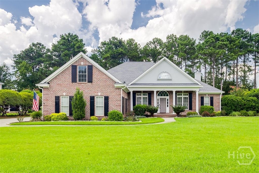 33 Lake Heron Court W, Pooler, GA 31322