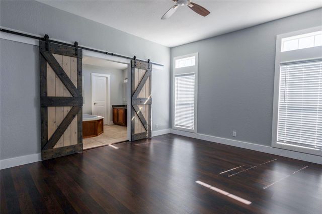 330 Cross LN, Kyle, TX 78640