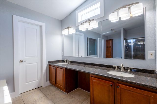 330 Cross LN, Kyle, TX 78640