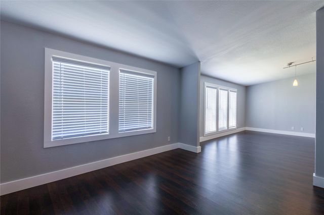 330 Cross LN, Kyle, TX 78640