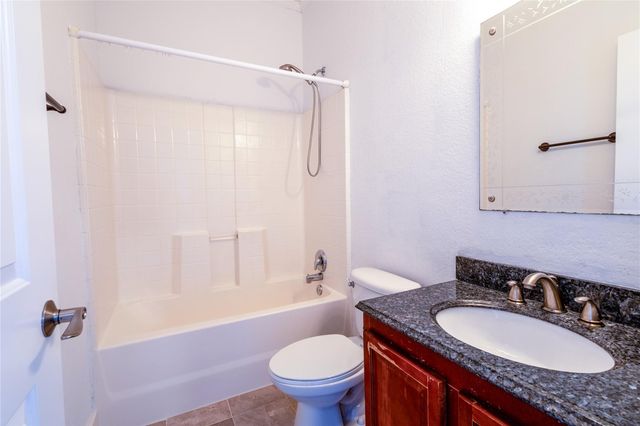 330 Cross LN, Kyle, TX 78640