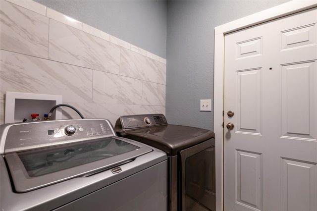 330 Cross LN, Kyle, TX 78640