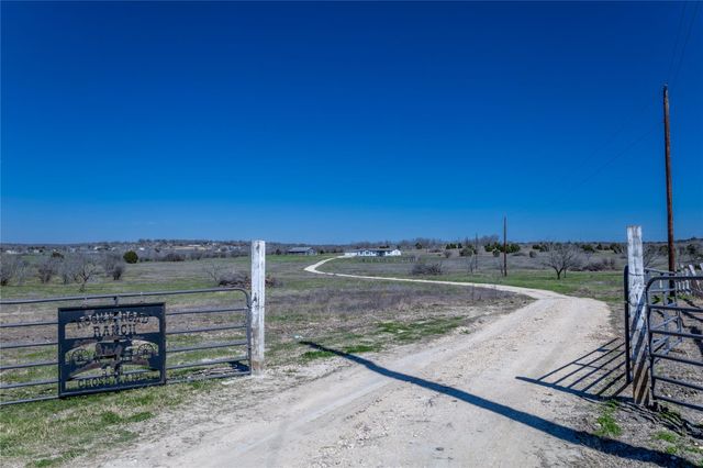 330 Cross LN, Kyle, TX 78640