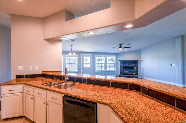 330 Cross LN, Kyle, TX 78640