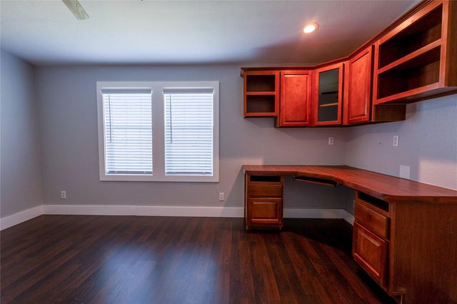 330 Cross LN, Kyle, TX 78640